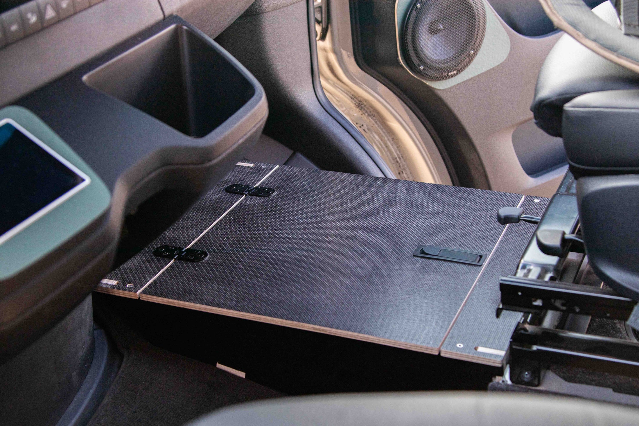 MonsterVan | Fußraumerhöhung Sprinter