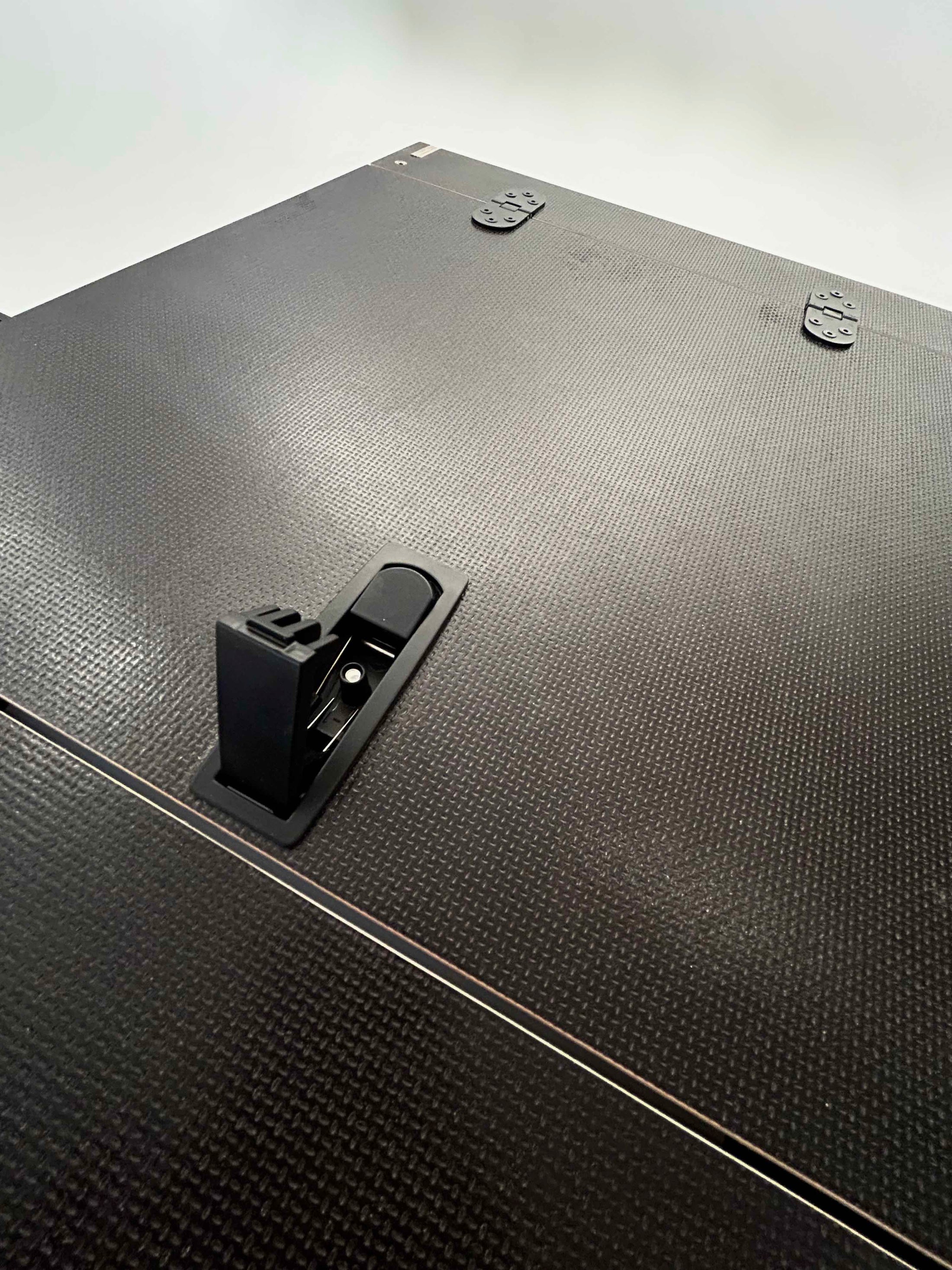 MonsterVan | Fußraumerhöhung Sprinter