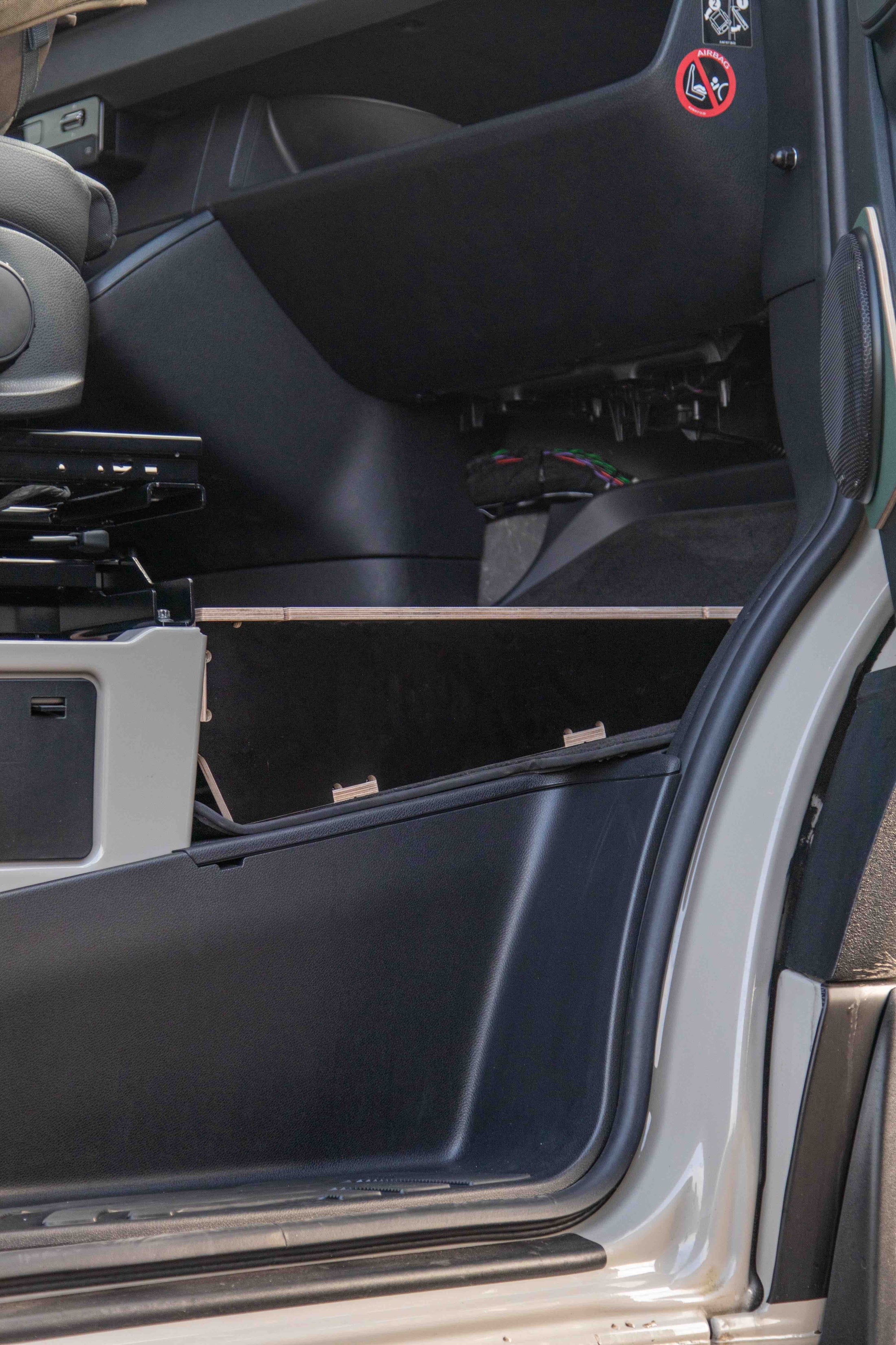 MonsterVan | Fußraumerhöhung Sprinter