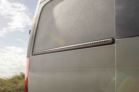 MonsterVan | Airline Zurrschiene schwarz eloxiert